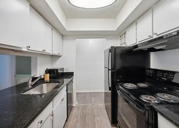 Northcliffe 407 I Fully Furnished 2 Bedroom 2bth Apartment Winston-Salem
