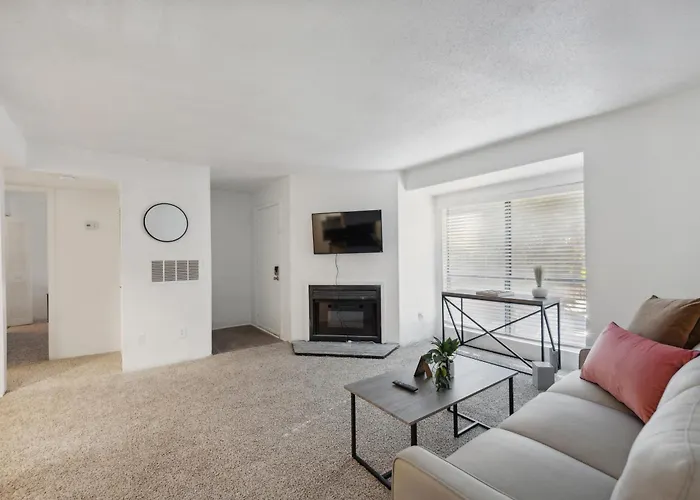 Northcliffe 407 I Fully Furnished 2 Bedroom 2bth Apartment