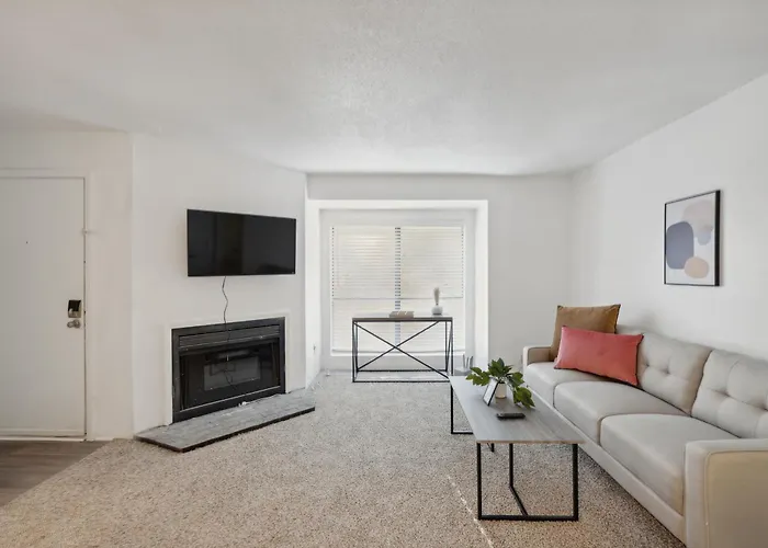 Northcliffe 407 I Fully Furnished 2 Bedroom 2bth *