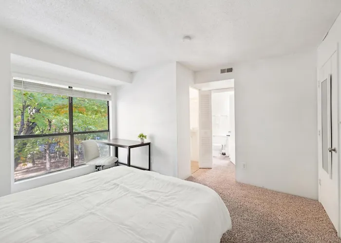 Apartment Northcliffe 407 I Fully Furnished 2 Bedroom 2bth *